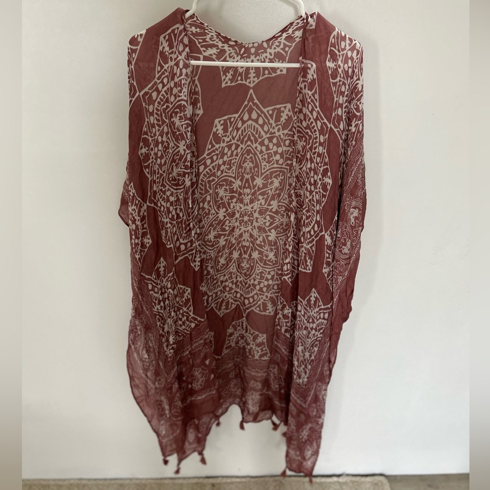 Bohemian Dark Pink and White Kimono